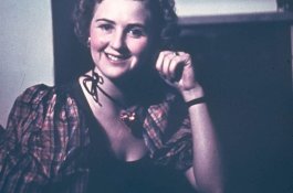 Celana Dalam Istri Hitler Akan Dilelang, Harganya Diperkirakan Rp13 Jutaan