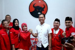 Boyong Kaum Milenial, Fadli Ananda Kembalikan Formulir di PDIP Makassar