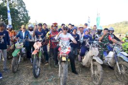 Lomba Taksi Gabah di Barru Terus Menjamur