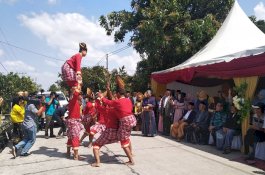 Bupati Sidrap dan Bupati Raja Ampat Hadiri Resepsi Pernikahan Warga di Rijang Panua