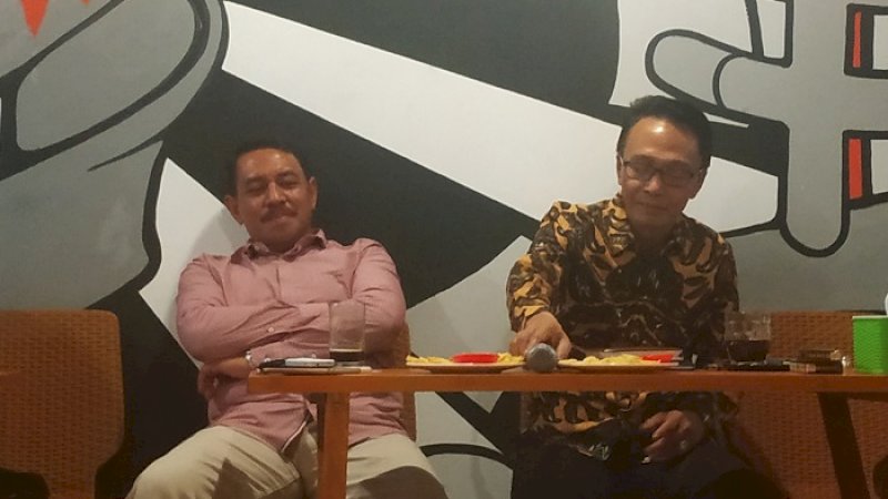 Wakil Bupati Mamasa, Marthinus Tiranda (kanan) bersama Kepala Bapedda Mamasa, Gusti Hermiawan.