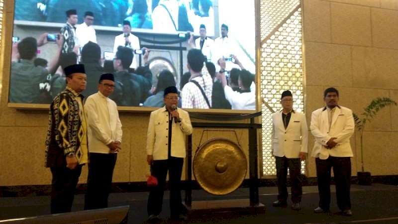 Presiden Partai Keadilan Sejahtera (PKS), Sohibul Iman hadir dalam acara konsolidasi dan pembekalan anggota legislatif terpilih PKS se-Sulawesi yang dihelat di Hotel Claro, Jalan AP Pettarani, Makassar, Minggu (15/9/2019).