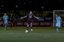 Zulham Kartu Merah, PSM Unggul 1-0 Atas Badak Lampung di Babak Pertama