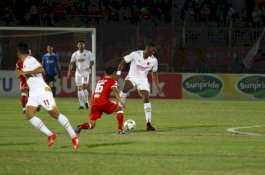 Banjir Kartu, PSM Hanya Mampu Curi 1 Poin di Markas Badak Lampung FC