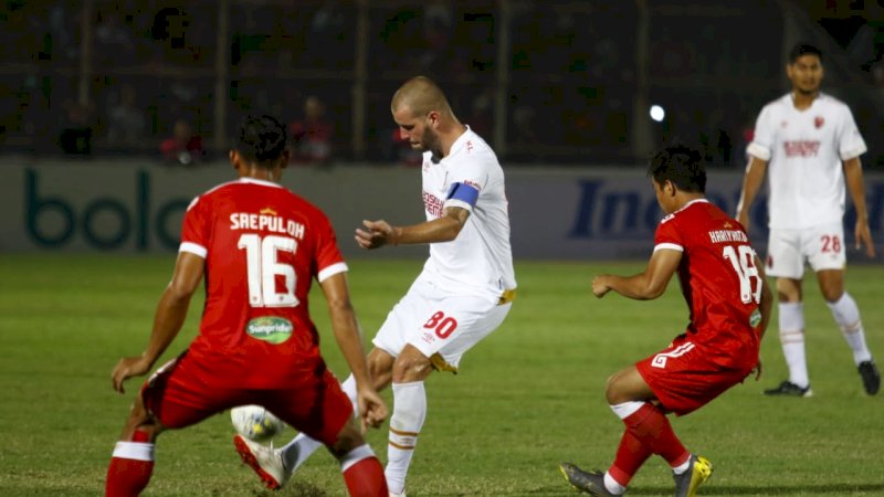 Laga  Badak Lampung FC vs PSM di Stadion Sumpah Pemuda, Lampung, Minggu (15/9/2019). Foto/PSM