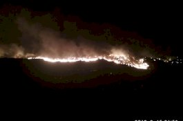 Kebakaran TPA Sampah Antang Mendekati Perumahan Warga