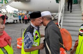 Kloter Terakhir Gowa Pulang, Wabup Jemput Langsung di Pintu Pesawat