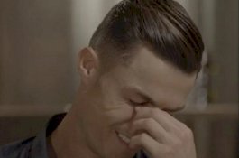Ronaldo Menangis Nonton Video Jadul Ayah yang Belum Pernah Dilihat Sebelumnya