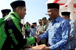 Sukarela Ikut Upacara HUT k-74 RI, Gojek Terima Pemkot Palopo