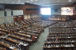 Fraksinya Menolak, Ketua Baleg Asal Gerindra Minta RUU KPK Disahkan dalam Paripurna