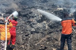 Percepat Proses Pemadaman TPA Antang, Damkar Makassar Manfaatkan Nozzle Tanam 