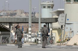 Wanita Palestina Acungkan Pisau di Pos Pemeriksaan, Ditembak Mati