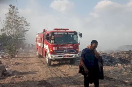 4 Jam Padamkan TPA, Damkar Gowa Sempat Kehabisan Air