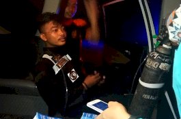 Cerita Damkar Gowa yang Bertahan di Tengah Asap dan Bau Menyengat Sampah di TPA Bajeng