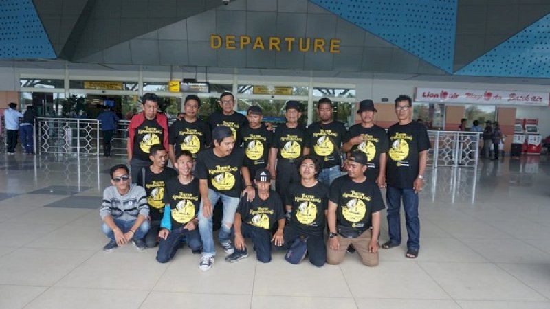 Tim Teater Rakyat Kondobuleng dari Sanggar Seni Tradisional Ilologading Paropo Makassar.
