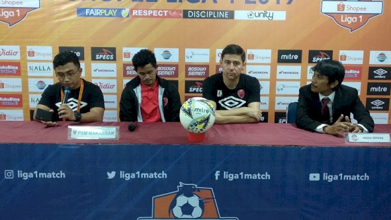 Konferensi pers PSM Makassar usai pertandingan di Stadion Andi Mattalatta, Makassar, Kamis malam (19/9/2019).