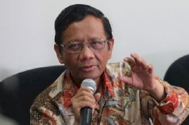 Mahfud MD: Dear Imam Nahrawi, Kuat, Sabar, dan Berani Hadapi Proses Hukum