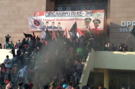 Didemo Mahasiswa, Anggota DPRD Sulsel Akan Gugat Presiden Bubarkan BPJS