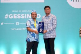 Bupati Gowa Terima Anugerah Pendidikan Indonesia dari IGI
