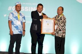 Pj Wali Kota Terima Penghargaan Anugerah Pendidikan 2019 dari PP IGI