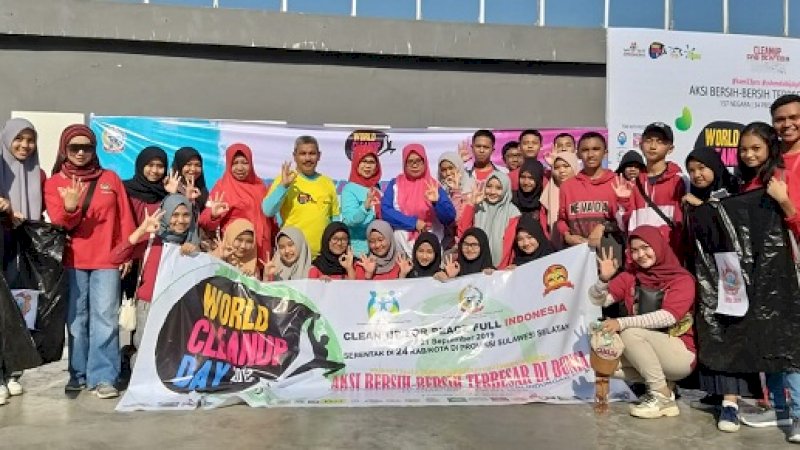 Dinas Pemberdayaan Perempuan dan Perlindungan Anak (DPPPA) Sulawesi Selatan mendukung aksi World Cleanup Day (WCD) yang dilaksanakan pada 200 titik di Sulawesi Selatan, Sabtu (21/9/2019).