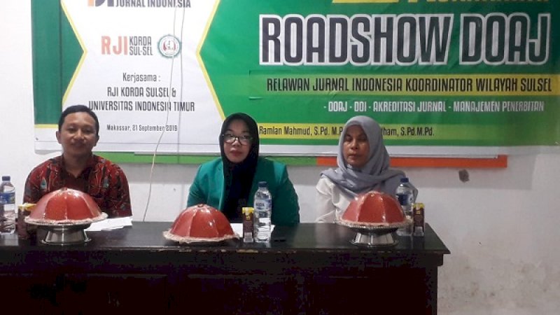 Relawan Jurnal Indonesia (RJI) Koordinator Daerah Sulawesi Selatan (Korda Sulsel) menggelar lokakarya pengelolaan jurnal ilmiah online di kampus 1 Universitas Indonesia Timur (UIT) Makassar, Sabtu (21/9/2019).