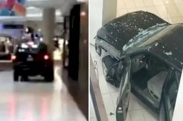 Minibus Meluncur Masuk Pusat Perbelanjaan AS, Pengunjung Panik
