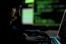 Pakai Akun Medsos Palsu, Pria ini Takuti Wanita Agar Mau Bercinta Dengannya