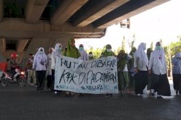 Demo Mahasiswa Makassar, Poltekkes Muhammadiyah Paling Pertama Tiba di Flyover