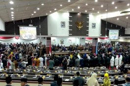 Pamit dalam Rapat Paripurna Istimewa DPRD Sulsel, Kata-Kata Roem Bikin Baper