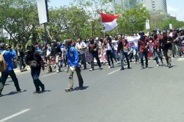 Mahasiswa Makassar Mulai Bergerak Menuju Flyover
