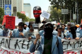 Demo Dimana-mana, Istana: Jokowi Sedang Hadapi Situasi Sulit