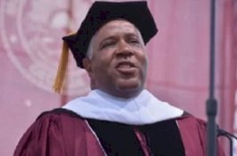 Konglomerat Ini Bayar Lunas Tagihan Pendidikan dan Utang Orang Tua 400 Mahasiswa Rp1,02 T