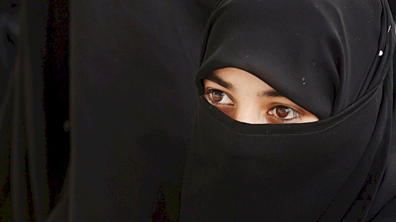 Hukum Perempuan Haid Berdiam Diri di Masjid