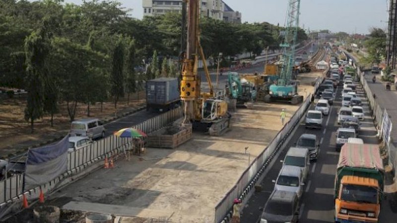 Pembangunan jalan tol layang Makassar. Foto/Dok.