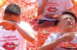 Pria ini Memakan 27 Cabai Dalam 1 Menit, Dijuluki 'Raja Cabai'