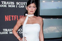 Sakit Parah, Kylie Jenner Dirawat di Rumah Sakit dan Batalkan Show di Paris
