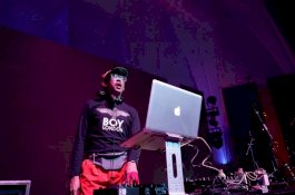 DJ Diskopantera Hibur Pengunjung Zona Cafe Akhir Pekan Ini