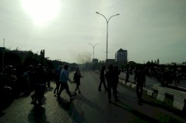 Massa Padati Flyover dan DPRD Sulsel, Helikopter Mutar-mutar