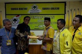 Kembalikan Formulir di Golkar Makassar, Irianto Baso Ence Paparkan Progres Sosialisasinya