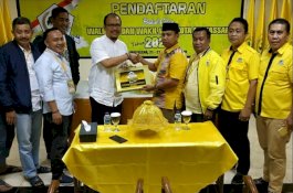Haris Kembalikan Formulir, Dua Klan YL Berebut Rekomendasi Golkar di Pilwalkot Makassar