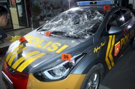 Mobil Polisi Dirusak Massa Unras di Makassar, Kapolres Gowa: Inikah Tujuan Perjuanganmu?