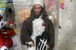 Kini Sudah Ada Action Figure Osama Bin Laden, Minat?