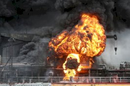 Kapal Tanker Minyak di Korea Selatan Terbakar, 8 Pelaut Terluka