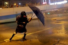 Puluhan Ribu Demonstran Hong Kong Peringati 5 Tahun Gerakan Payung