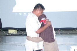 Dandim Kuras Air Mata Warga Desa Panincong Soppeng