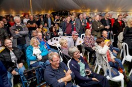 Pengguna Nama Sama Berkurang, 433 Orang Bernama Nigel Rayakan Pesta