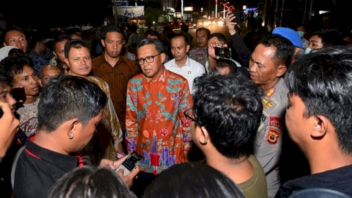 Ceritakan Mahasiswa yang Tertabrak Mobil, Gubernur Minta ASN Larang Anak dan Keluarga Ikut Demo