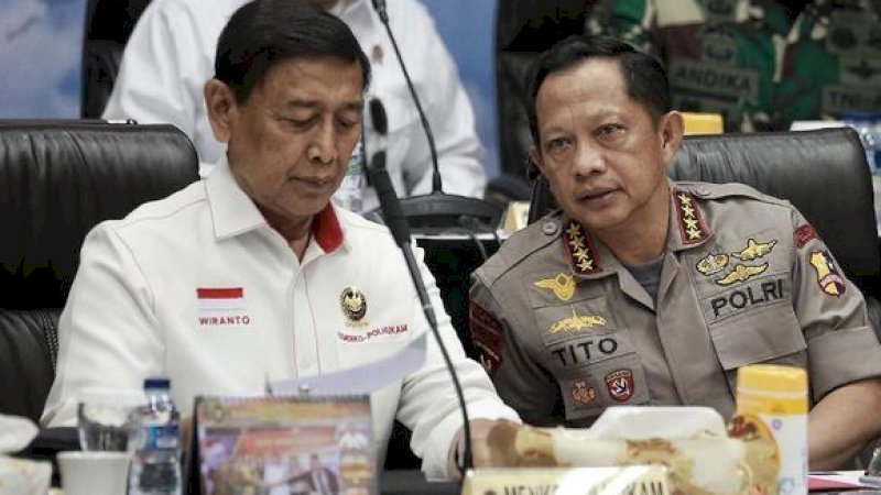 Menko Polhukam Wiranto dan Kapolri Jenderal Tito Karnavian. .