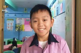 Wajahnya Seperti Anak-anak, Guru TK Ini Sering Disangka Murid